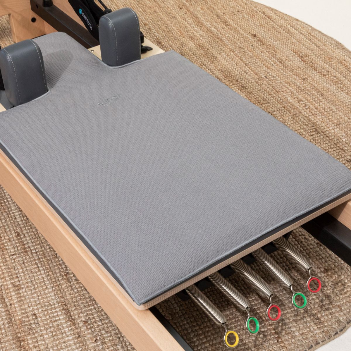 Комплект аксесоари за пилатес PILATES CLASS ACCESSORIES PACK || Reformer Towel + Reformer Handles
