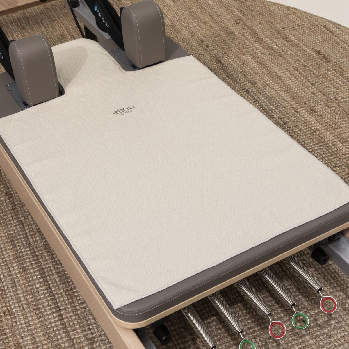 Комплект аксесоари за пилатес PILATES CLASS ACCESSORIES PACK || Reformer Towel + Reformer Handles